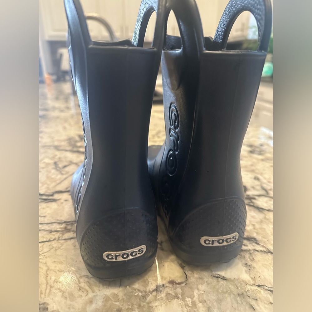 Crocs rain boots - navy blue - child size 12